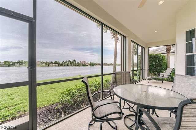 8864 New Castle DR, Fort Myers, FL 33908