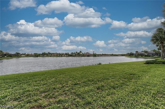8864 New Castle DR, Fort Myers, FL 33908