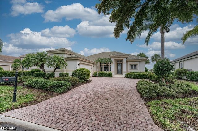 8864 New Castle DR, Fort Myers, FL 33908