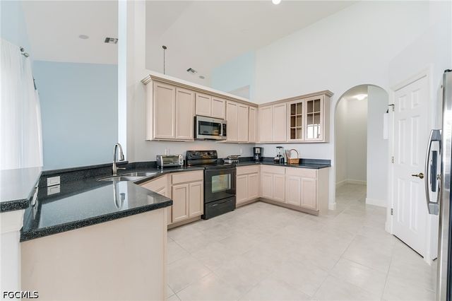 8864 New Castle DR, Fort Myers, FL 33908