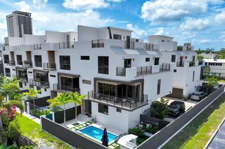 820 NE 2nd St 1, Fort Lauderdale, FL 33301