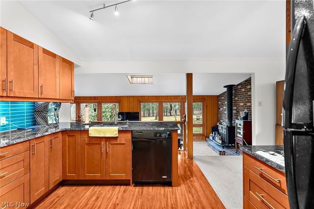 2479 Tibbetts Wick Road, Girard, OH 44420