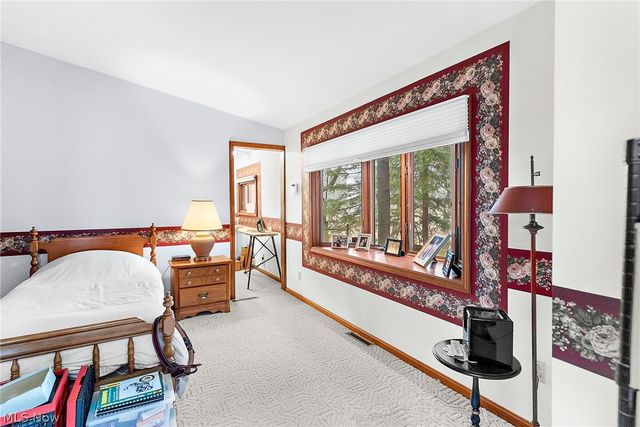 2479 Tibbetts Wick Road, Girard, OH 44420