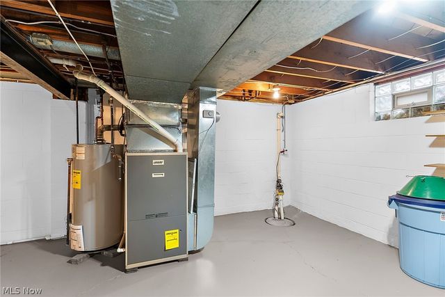 2479 Tibbetts Wick Road, Girard, OH 44420