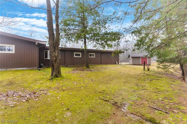 2479 Tibbetts Wick Road, Girard, OH 44420