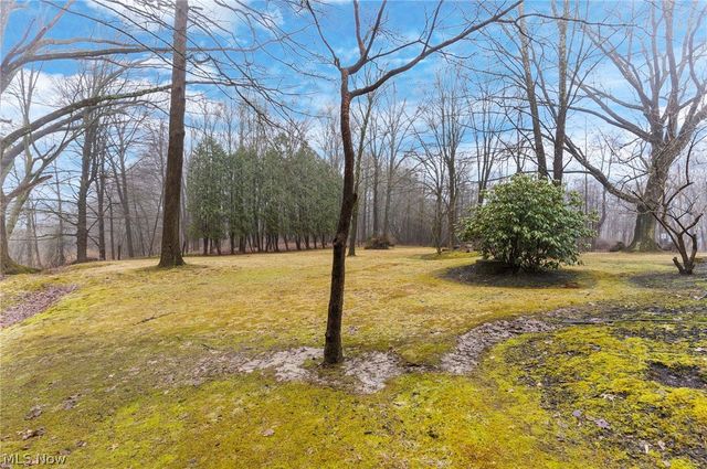 2479 Tibbetts Wick Road, Girard, OH 44420