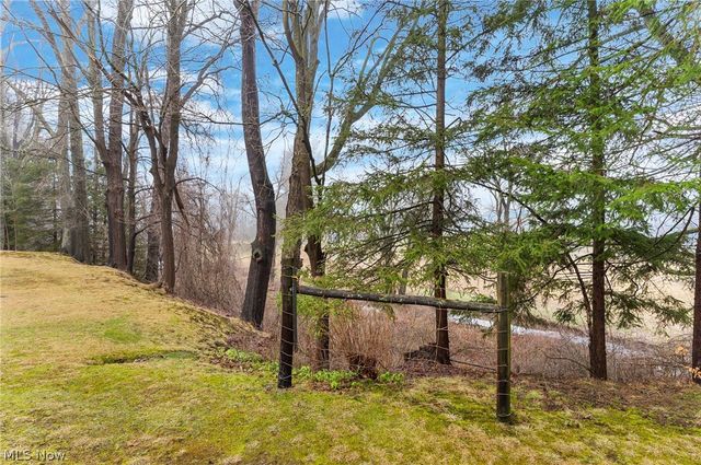 2479 Tibbetts Wick Road, Girard, OH 44420