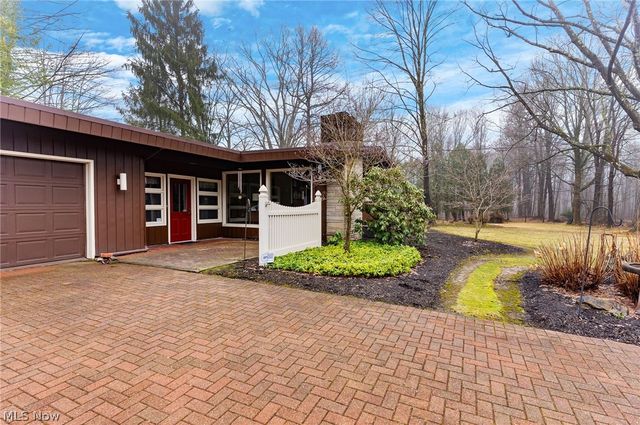 2479 Tibbetts Wick Road, Girard, OH 44420