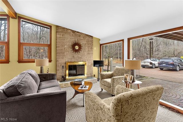 2479 Tibbetts Wick Road, Girard, OH 44420