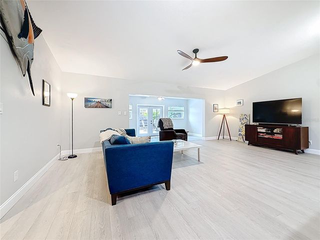 2400 GRANADA CIRCLE W, St Petersburg, FL 33712