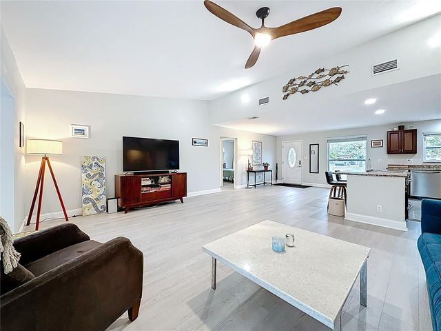 2400 GRANADA CIRCLE W, St Petersburg, FL 33712