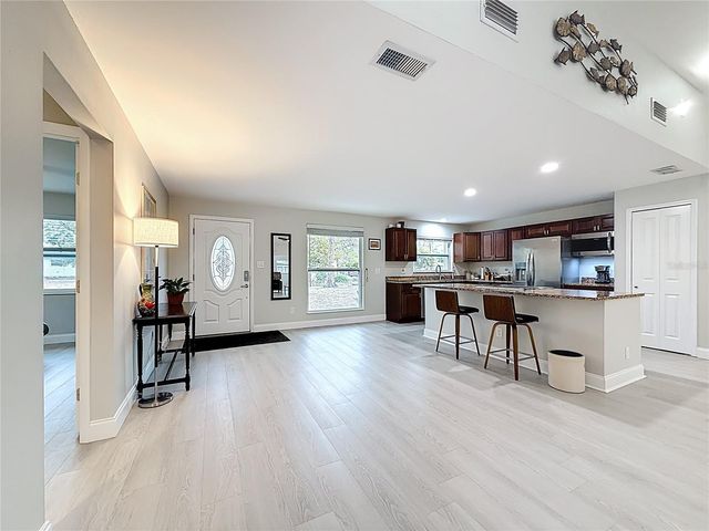 2400 GRANADA CIRCLE W, St Petersburg, FL 33712