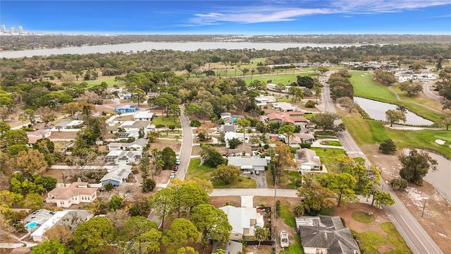 2400 GRANADA CIRCLE W, St Petersburg, FL 33712