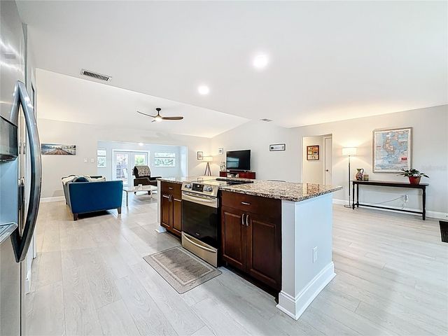 2400 GRANADA CIRCLE W, St Petersburg, FL 33712