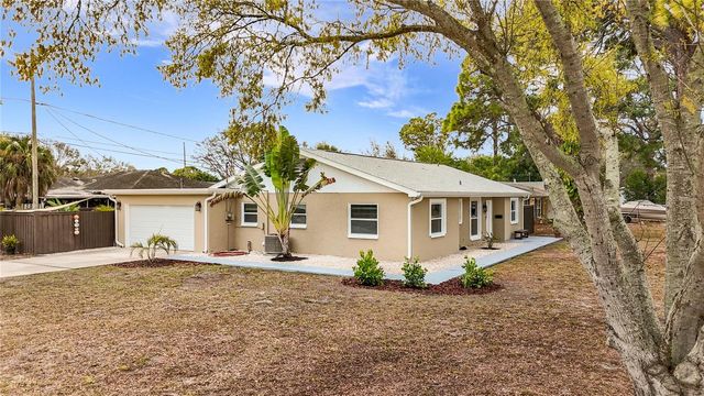 2400 GRANADA CIRCLE W, St Petersburg, FL 33712