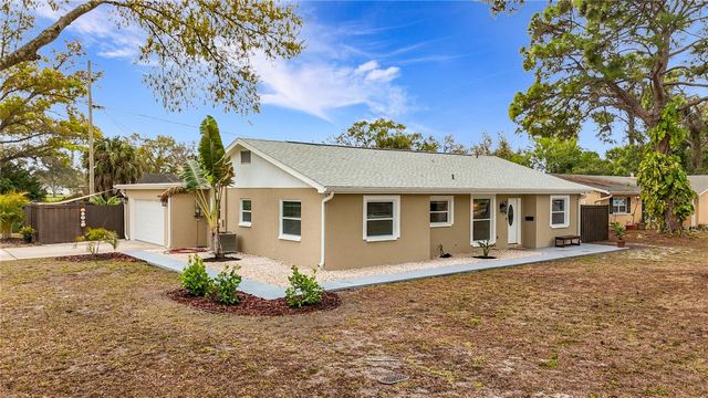 2400 GRANADA CIRCLE W, St Petersburg, FL 33712