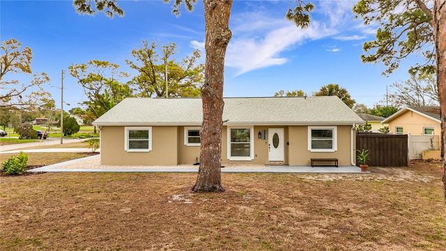 2400 GRANADA CIRCLE W, St Petersburg, FL 33712