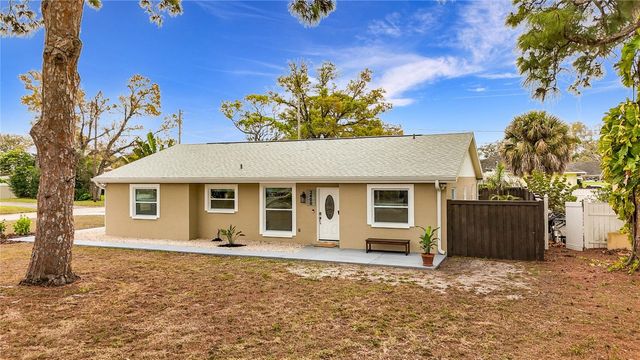 2400 GRANADA CIRCLE W, St Petersburg, FL 33712