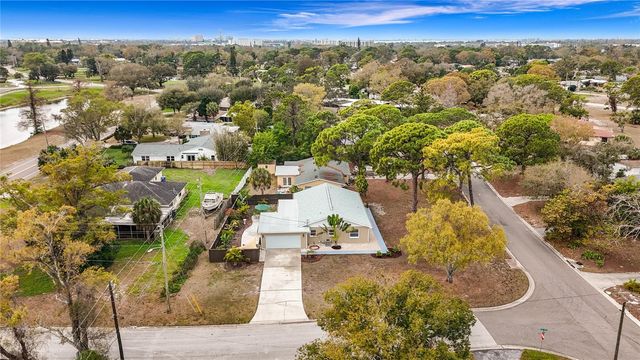 2400 GRANADA CIRCLE W, St Petersburg, FL 33712