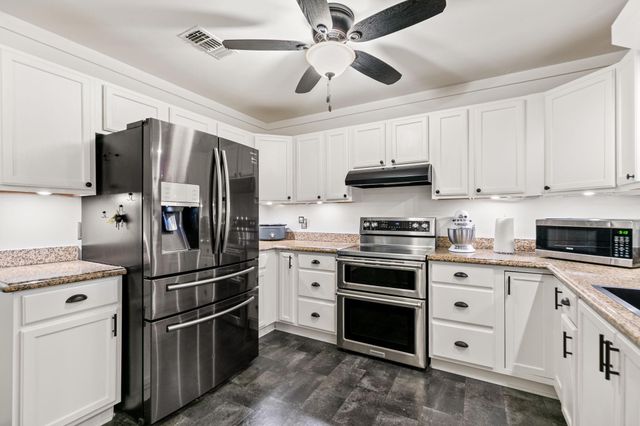 6623 County Road 302, Navasota, TX 77868