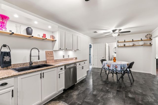 6623 County Road 302, Navasota, TX 77868