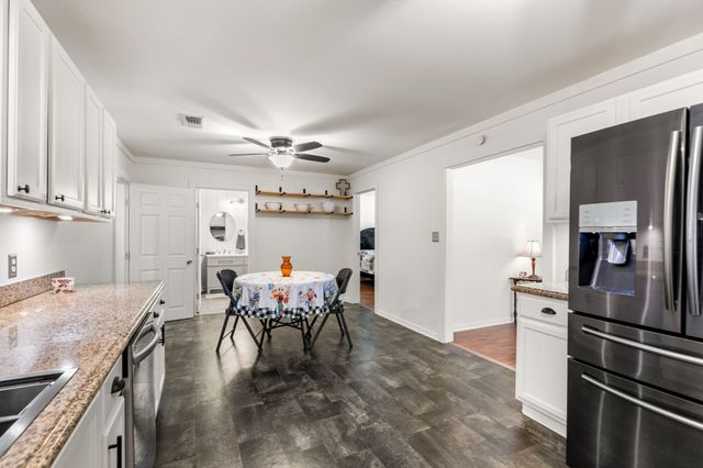 6623 County Road 302, Navasota, TX 77868