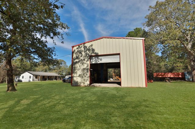 6623 County Road 302, Navasota, TX 77868