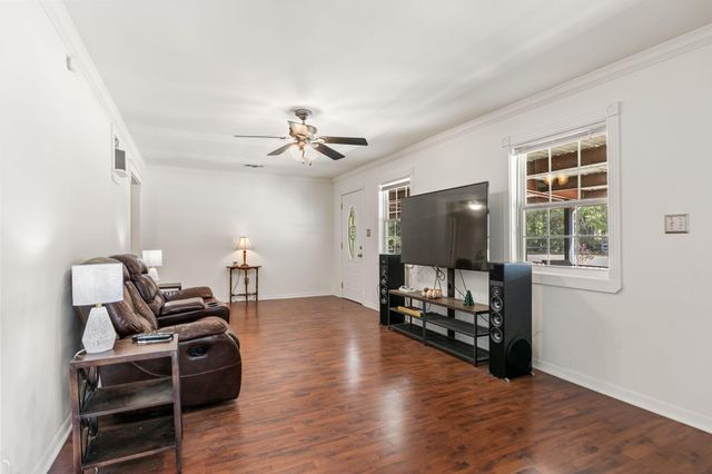 6623 County Road 302, Navasota, TX 77868