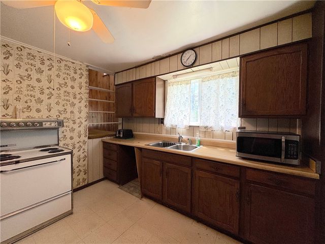 3003 Riverside Dr, Penn Twp, PA 15623