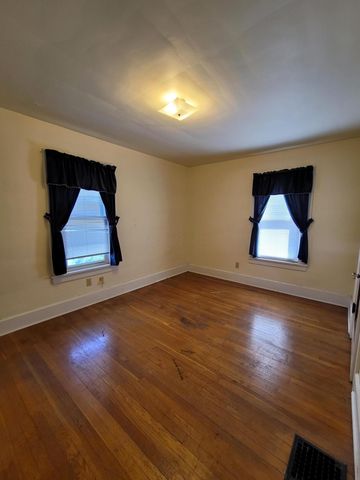 24 N Hazelwood Avenue, Newark, OH 43055