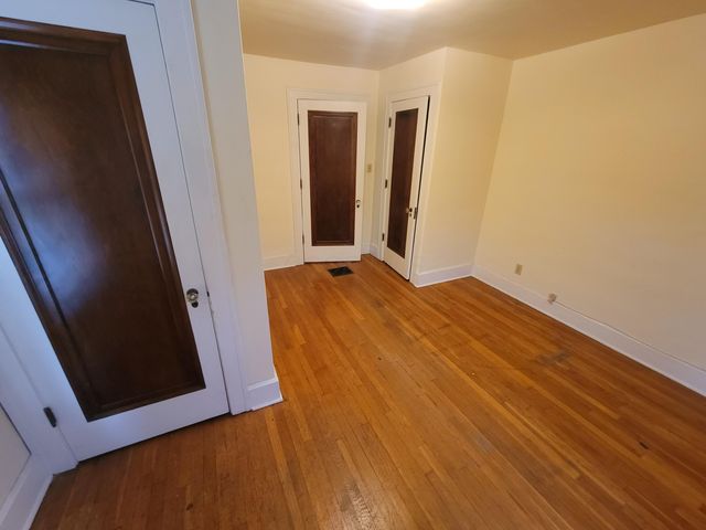 24 N Hazelwood Avenue, Newark, OH 43055