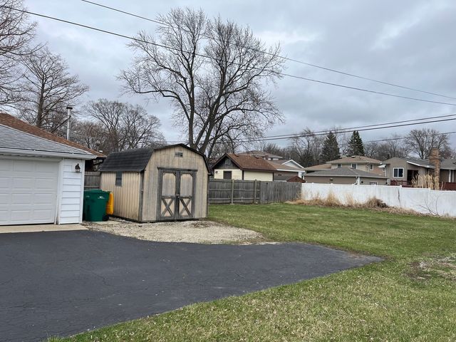 302 Freehauf Street, Lemont, IL 60439