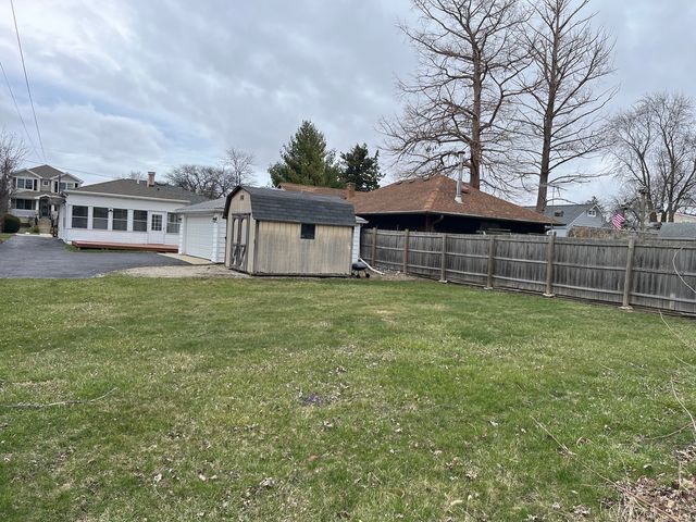 302 Freehauf Street, Lemont, IL 60439