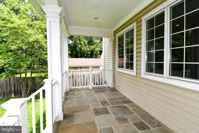 1924 LEONARD RD, Falls Church, VA 22043