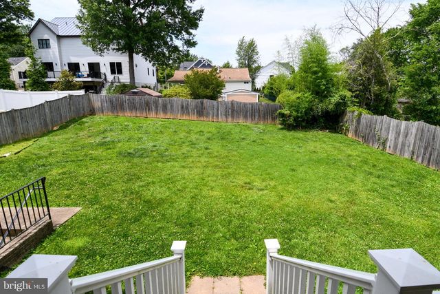 1924 LEONARD RD, Falls Church, VA 22043