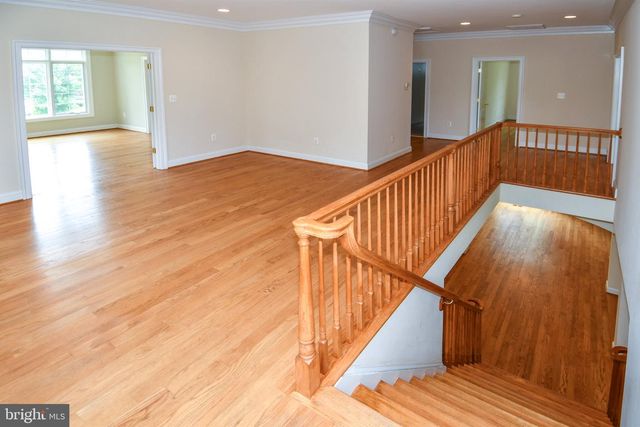 1924 LEONARD RD, Falls Church, VA 22043