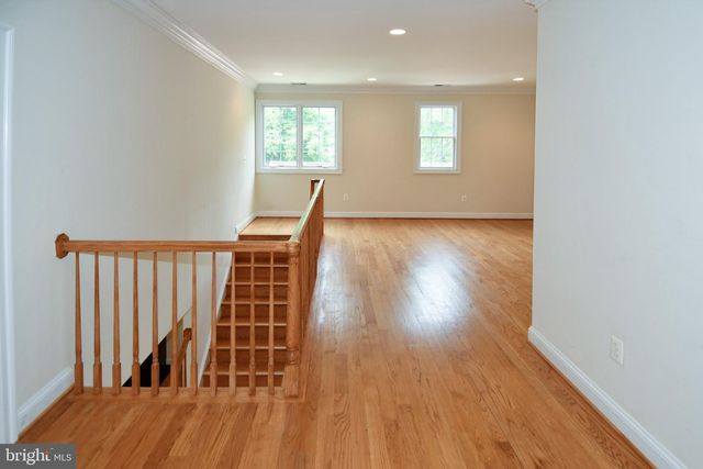 1924 LEONARD RD, Falls Church, VA 22043