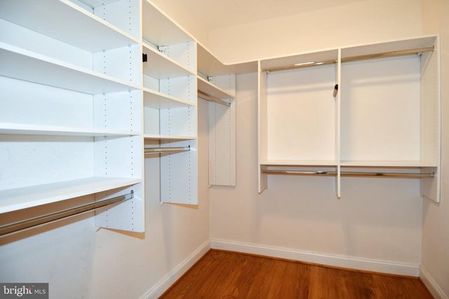 1924 LEONARD RD, Falls Church, VA 22043
