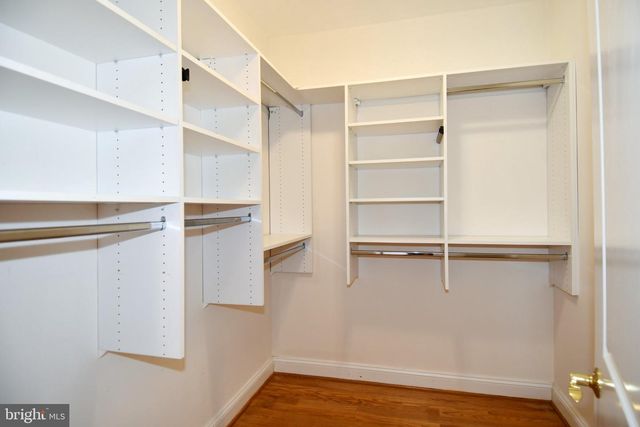 1924 LEONARD RD, Falls Church, VA 22043