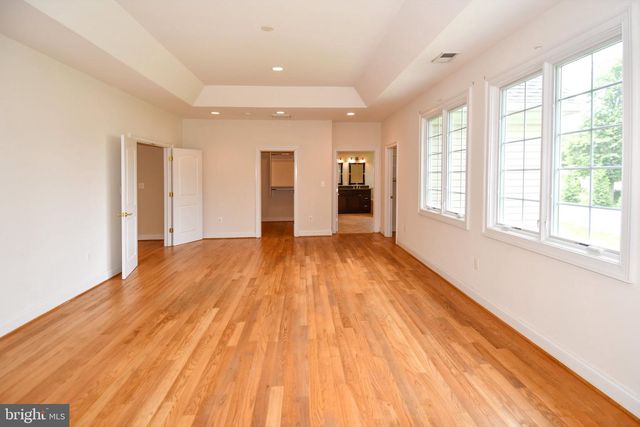 1924 LEONARD RD, Falls Church, VA 22043