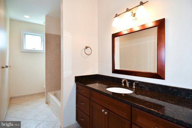 1924 LEONARD RD, Falls Church, VA 22043