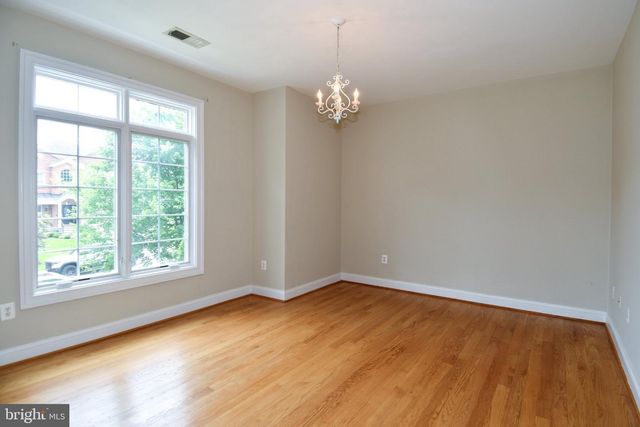 1924 LEONARD RD, Falls Church, VA 22043
