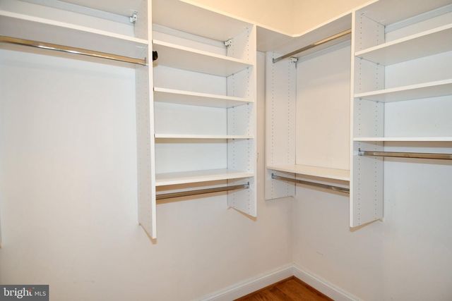 1924 LEONARD RD, Falls Church, VA 22043