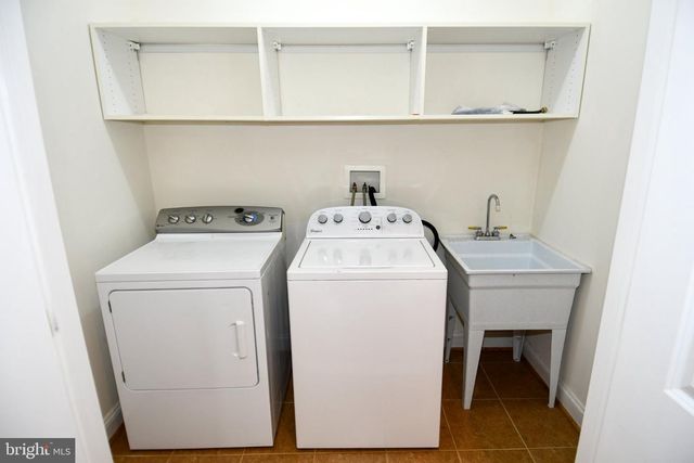 1924 LEONARD RD, Falls Church, VA 22043