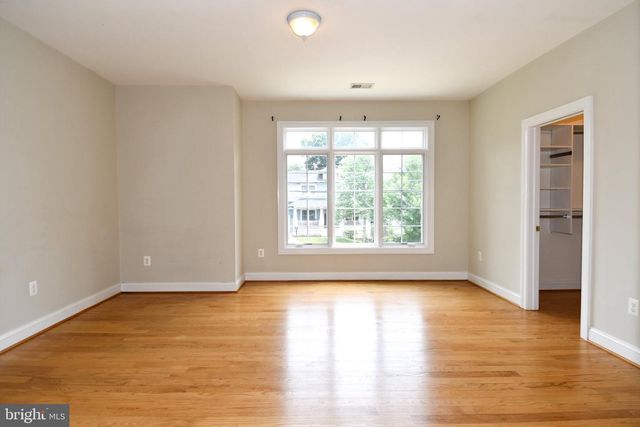 1924 LEONARD RD, Falls Church, VA 22043