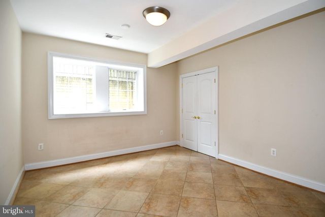 1924 LEONARD RD, Falls Church, VA 22043