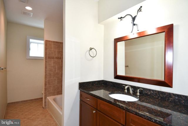 1924 LEONARD RD, Falls Church, VA 22043