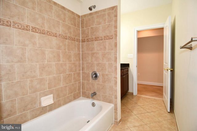 1924 LEONARD RD, Falls Church, VA 22043