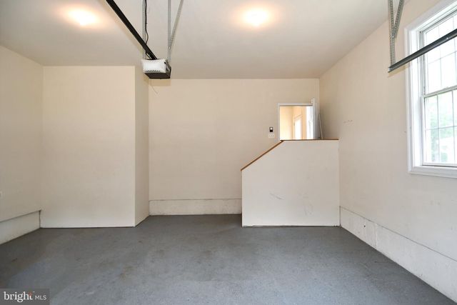 1924 LEONARD RD, Falls Church, VA 22043