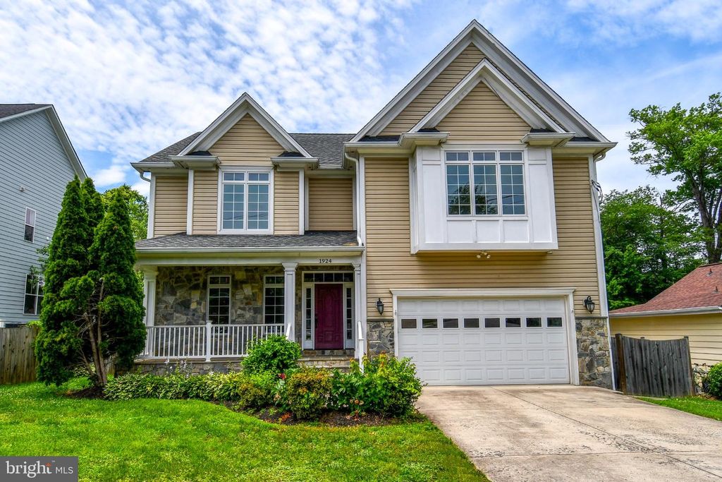 1924 LEONARD RD, Falls Church, VA 22043